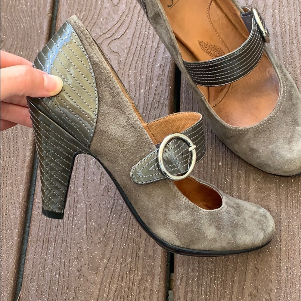 SOFFT gray suede women’s heels 6.5 NEW - Picture 6 of 8